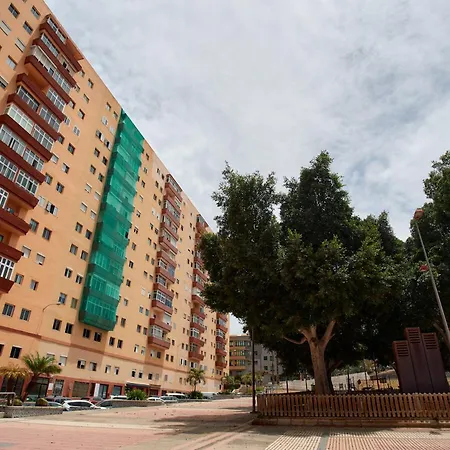 Work & Pet Friendly Urban Next To The