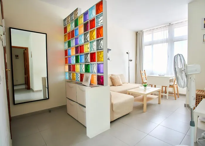 Work & Pet Friendly Urban Next To The