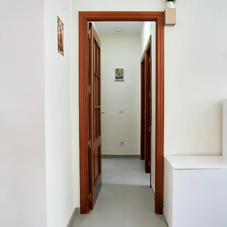 Work & Pet Friendly Urban Next To The